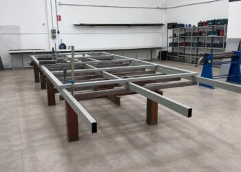 Fabricación de estructura metálica a medida en taller.